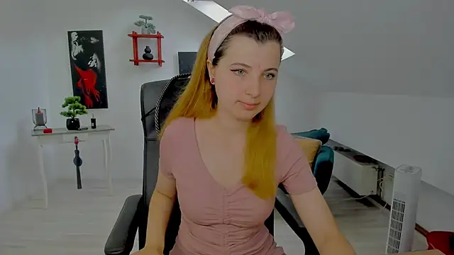 Snapshot of CamelliaStone chatting on 13, 7, 2026 CamelliaStone online show from 13, 7, 2026