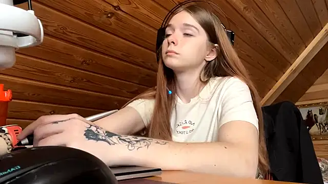 Snapshot of MariaLake chatting on 14, 6, 2026 MariaLake online show from 14, 6, 2026