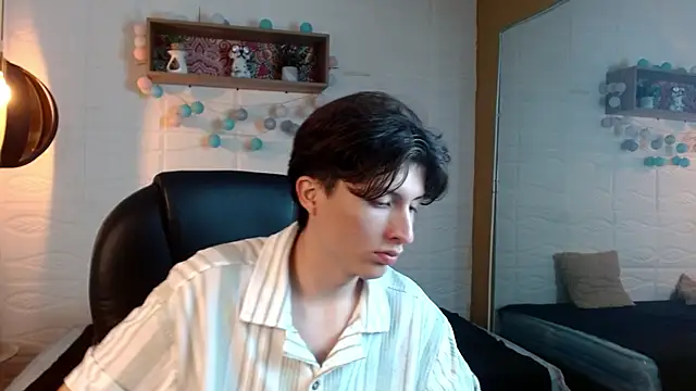 Snapshot of Marcoviolet chatting on 13, 6, 2026 Marcoviolet online show from 13, 6, 2026