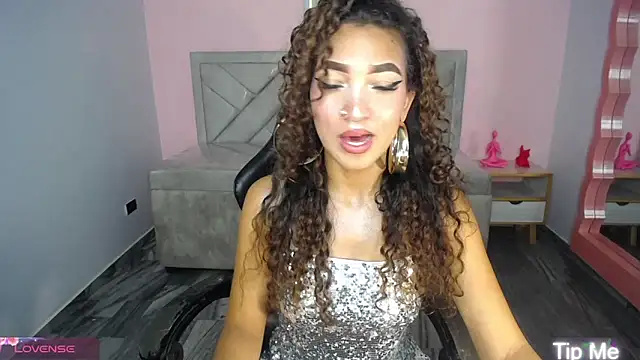 Snapshot of CamilaVixen_ch chatting on 19, 6, 2026 CamilaVixen ch online show from 19, 6, 2026