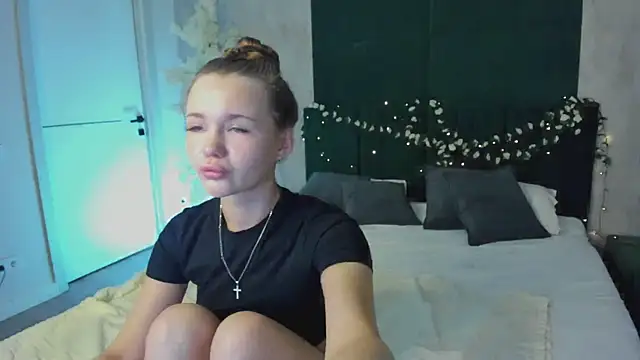 Snapshot of Ella_Butler chatting on 9, 7, 2026 Ella Butler online show from 9, 7, 2026