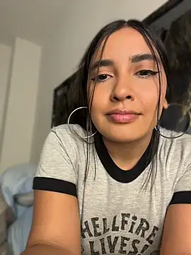 Snapshot of HaileyBieber_ chatting on 9, 7, 2026 HaileyBieber online show from 9, 7, 2026