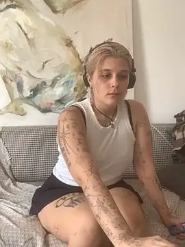 Snapshot of Ella_Bloom chatting on 16, 6, 2026 Ella Bloom online show from 16, 6, 2026