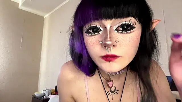 Snapshot of HolyCute chatting on 22, 6, 2026 HolyCute online show from 22, 6, 2026