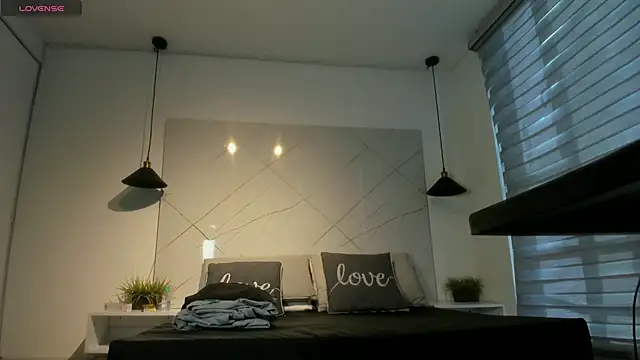 Snapshot of SARAH_COLLENS_ chatting on 17, 6, 2026 SARAH COLLENS online show from 17, 6, 2026