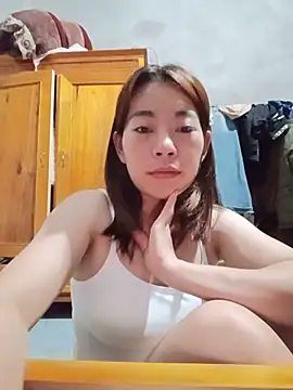 Snapshot of -Trinina- chatting on 4, 6, 2026 -Trinina- online show from 4, 6, 2026