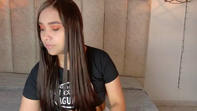 Snapshot of isabellelane_cs chatting on 6, 7, 2026 isabellelane cs online show from 6, 7, 2026