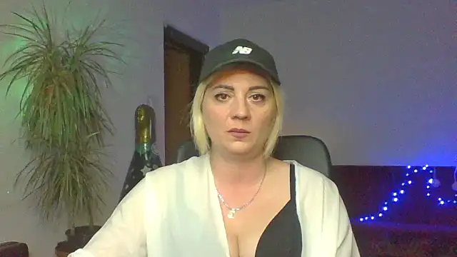 LunaaKiss online show from 7, 8, 2026