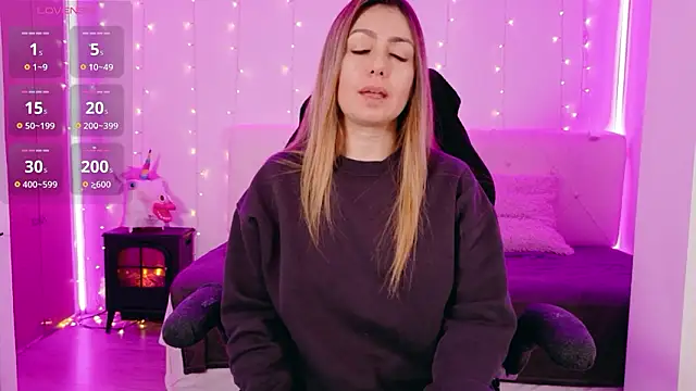 LindaWhite  online show from 15, 2, 2026