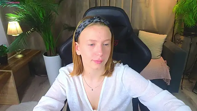 Snapshot of BeatriceLoven chatting on 12, 6, 2026 BeatriceLoven online show from 12, 6, 2026