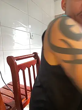 Snapshot of Tatuadomoreno23cm chatting on 2, 6, 2026 Tatuadomoreno23cm online show from 2, 6, 2026