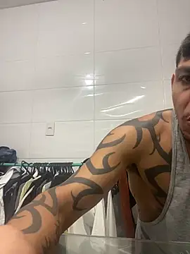 Snapshot of Tatuadomoreno23cm chatting on 9, 6, 2026 Tatuadomoreno23cm online show from 9, 6, 2026