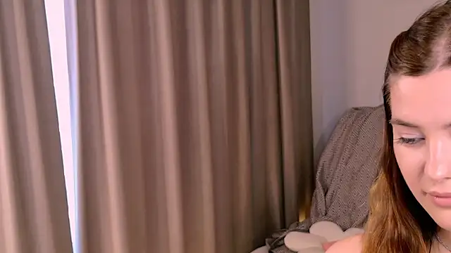 Snapshot of MurielGray chatting on 26, 6, 2026 MurielGray online show from 26, 6, 2026