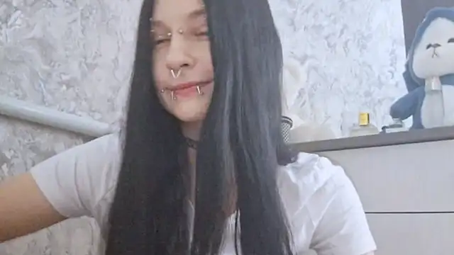 Snapshot of KrissyHiott chatting on 17, 6, 2026 KrissyHiott online show from 17, 6, 2026