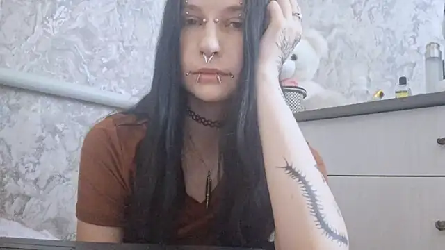 Snapshot of KrissyHiott chatting on 21, 6, 2026 KrissyHiott online show from 21, 6, 2026