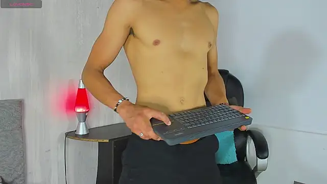 Snapshot of tommyhot7 chatting on 20, 6, 2026 tommyhot7 online show from 20, 6, 2026