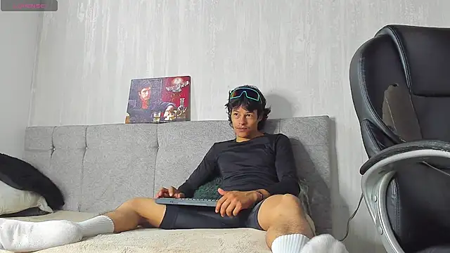 Snapshot of tommyhot7 chatting on 21, 6, 2026 tommyhot7 online show from 21, 6, 2026