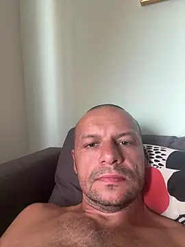 Snapshot of pchelka_para chatting on 31, 5, 2026 pchelka para online show from 31, 5, 2026