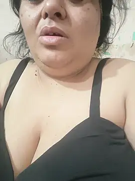 Snapshot of simranjeet_kaur69 chatting on 4, 6, 2026 simranjeet kaur69 online show from 4, 6, 2026