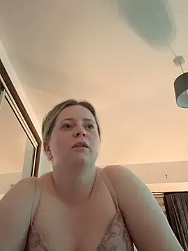 Snapshot of Jasminee210 chatting on 15, 6, 2026 Jasminee210 online show from 15, 6, 2026