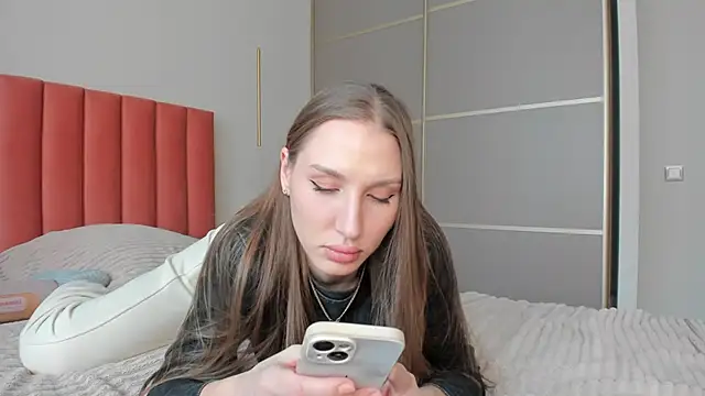 SofiClimbing online show from 10, 2, 2025