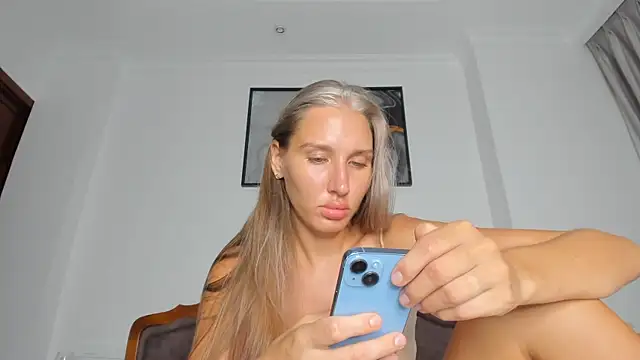 SofiClimbing online show from 26, 9, 2025