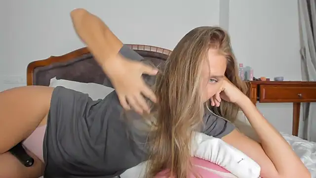 SofiClimbing online show from 13, 10, 2025