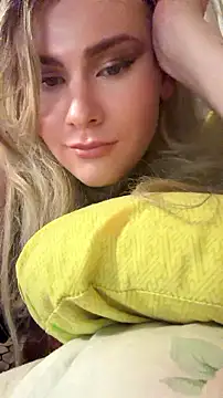Snapshot of TomQuartz chatting on 10, 7, 2026 TomQuartz online show from 10, 7, 2026