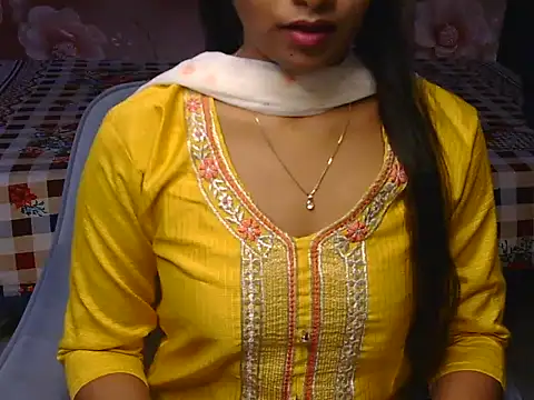 Snapshot of givenchilly chatting on 8, 7, 2026 givenchilly online show from 8, 7, 2026