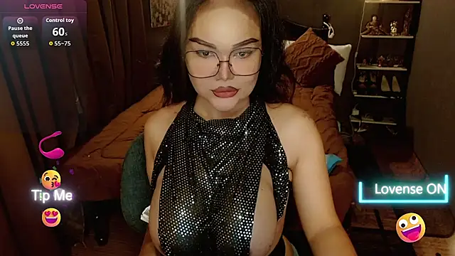 Snapshot of queengoddess07 chatting on 9, 7, 2026 queengoddess07 online show from 9, 7, 2026