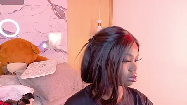 Snapshot of EmiilyLovex chatting on 12, 6, 2026 EmiilyLovex online show from 12, 6, 2026