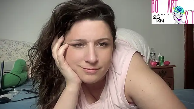 Snapshot of maddiliz chatting on 14, 2, 2025 maddiliz online show from 14, 2, 2025
