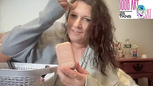 Snapshot of maddiliz chatting on 15, 2, 2025 maddiliz online show from 15, 2, 2025