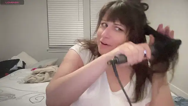 Snapshot of maddiliz chatting on 8, 3, 2025 maddiliz online show from 8, 3, 2025