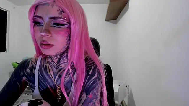 Snapshot of Nickidoll66_ chatting on 7, 6, 2026 Nickidoll66 online show from 7, 6, 2026