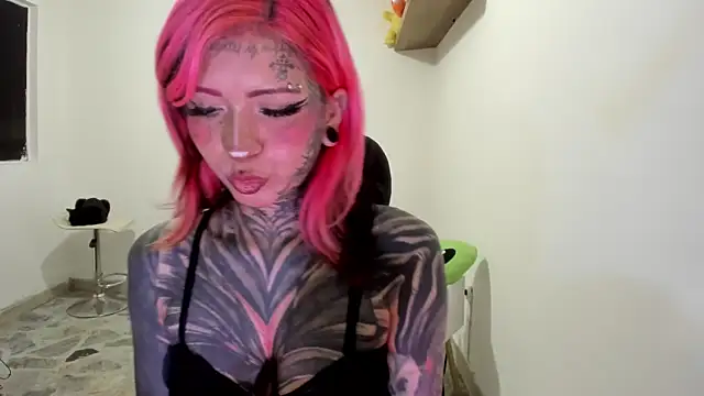 Snapshot of Nickidoll66_ chatting on 1, 7, 2026 Nickidoll66 online show from 1, 7, 2026