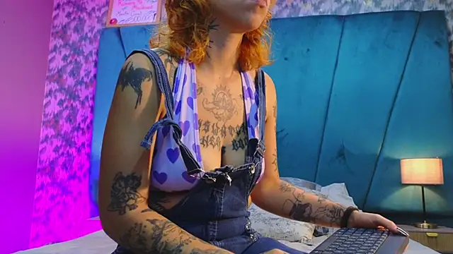 julimonroe  online show from 17, 7, 2026