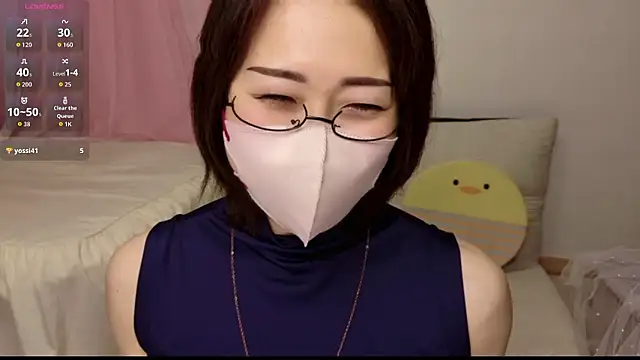 Snapshot of Momo_hip chatting on 8, 7, 2026 Momo hip online show from 8, 7, 2026