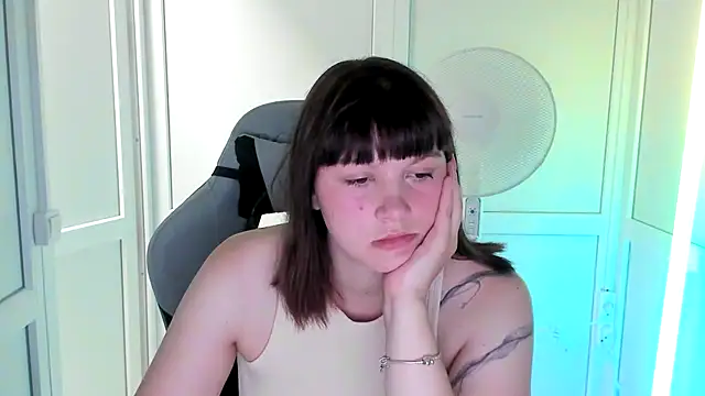 Vanilla Vixen online show from 2, 7, 2026