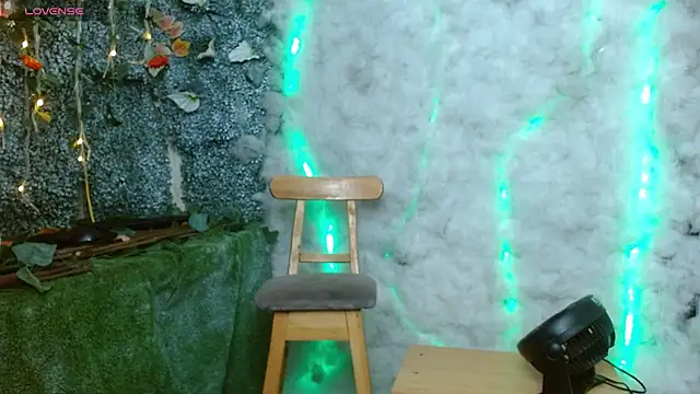 Snapshot of Valensmile chatting on 4, 6, 2026 Valensmile online show from 4, 6, 2026