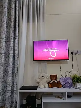 Snapshot of Sweet-Hennessy chatting on 24, 6, 2026 Sweet-Hennessy online show from 24, 6, 2026
