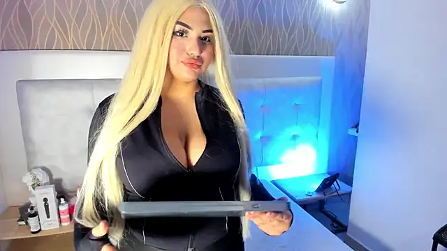 NaomiWhite  online show from 13, 6, 2026