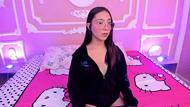 Snapshot of NinaSinclair chatting on 8, 6, 2026 NinaSinclair online show from 8, 6, 2026