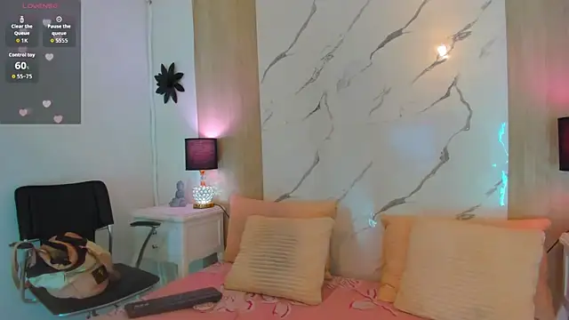 DanniValencia online show from 19, 6, 2026