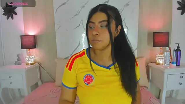 DanniValencia online show from 28, 6, 2026