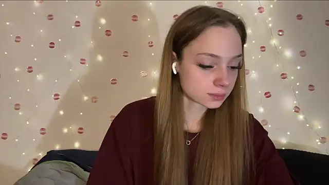 Snapshot of itskylieee chatting on 15, 7, 2026 itskylieee online show from 15, 7, 2026