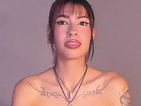 Snapshot of EvaBenely_ chatting on 29, 6, 2026 EvaBenely online show from 29, 6, 2026