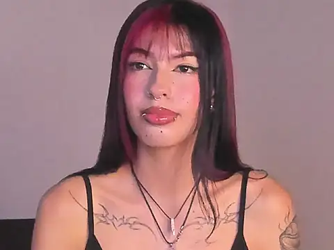 Snapshot of EvaBenely_ chatting on 5, 7, 2026 EvaBenely online show from 5, 7, 2026