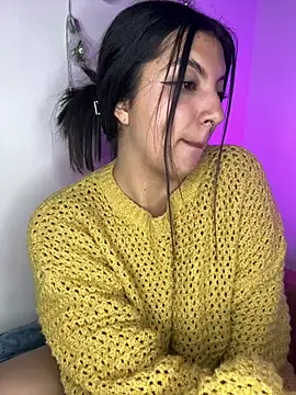 Snapshot of isara_a chatting on 18, 6, 2026 isara a online show from 18, 6, 2026