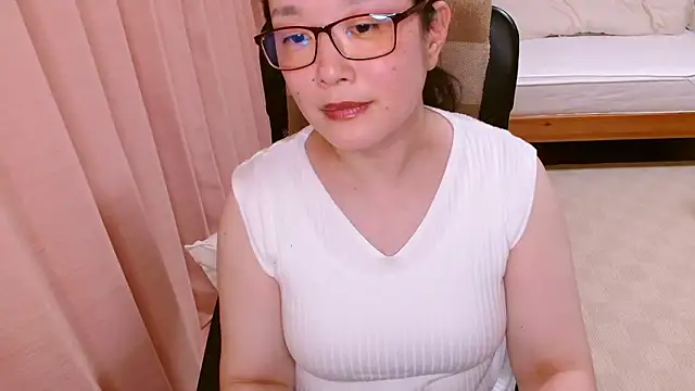 Snapshot of LENA-xo chatting on 16, 6, 2026 LENA-xo online show from 16, 6, 2026